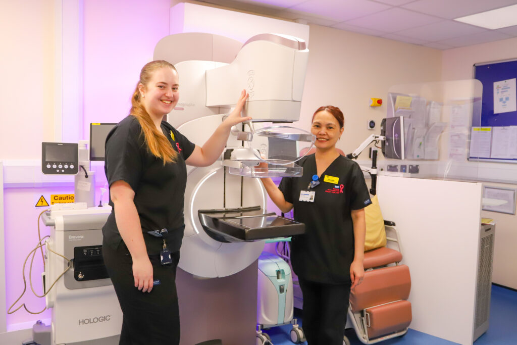 Advanced Practice Mammographers Danielle Astirbadi And Jocelyn Judalso With The Ge Pristina Mammography Machine 1 (1)
